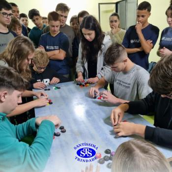 Alunos participam de gincana para retomar conteúdos | 9º ano