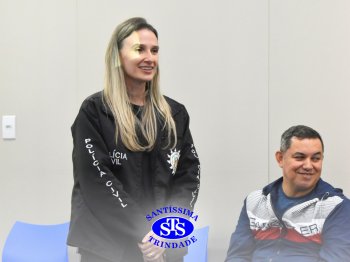 Crianças conhecem o dia a dia de algumas profissões ao ouvir relatos de pais