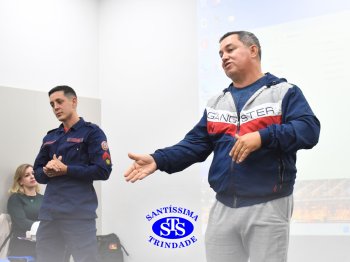 Crianças conhecem o dia a dia de algumas profissões ao ouvir relatos de pais
