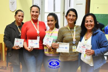 Um carinho para as mães que fazem a educação franciscana acontecer