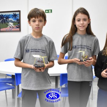 Mães dos estudantes do 5º  ano recebem um doce presente recheado de carinho