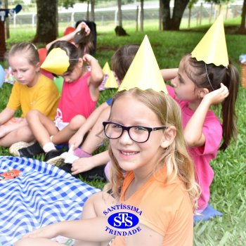 Turmas do 1º ano celebram os 112 anos do Colégio no Parque Franciscano STS com piquenique
