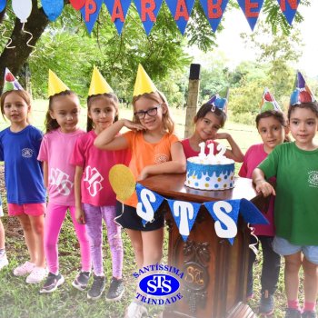 Turmas do 1º ano celebram os 112 anos do Colégio no Parque Franciscano STS com piquenique