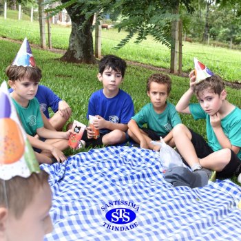 Turmas do 1º ano celebram os 112 anos do Colégio no Parque Franciscano STS com piquenique
