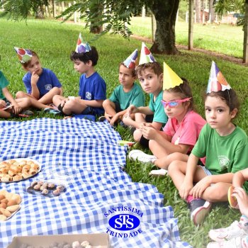 Turmas do 1º ano celebram os 112 anos do Colégio no Parque Franciscano STS com piquenique