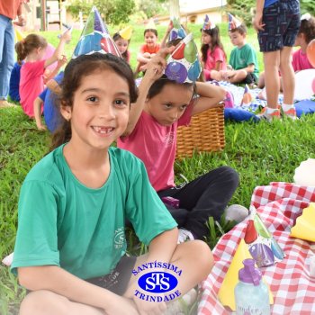 Turmas do 1º ano celebram os 112 anos do Colégio no Parque Franciscano STS com piquenique