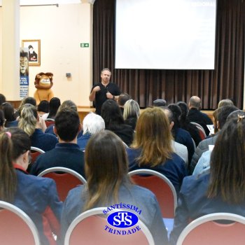 Colégio recebe escolas de diversas cidades para troca de conhecimentos no Workshop Anglo