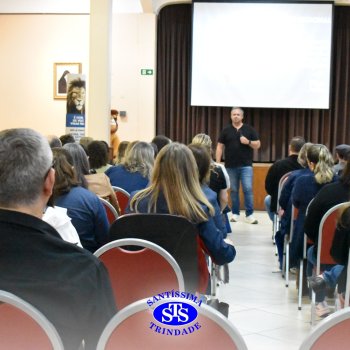 Colégio recebe escolas de diversas cidades para troca de conhecimentos no Workshop Anglo