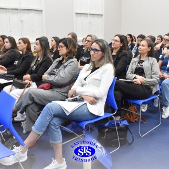 Colégio recebe escolas de diversas cidades para troca de conhecimentos no Workshop Anglo