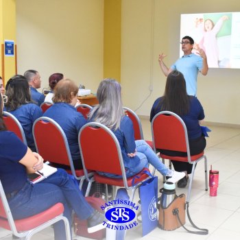 Colégio recebe escolas de diversas cidades para troca de conhecimentos no Workshop Anglo