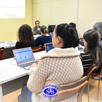 Professores exploram plataformas Matific e Plurall para conhecer novos recursos