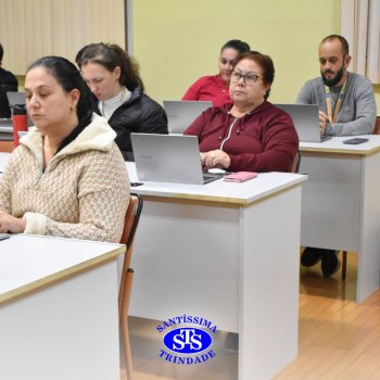 Professores exploram plataformas Matific e Plurall para conhecer novos recursos