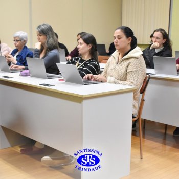 Professores exploram plataformas Matific e Plurall para conhecer novos recursos