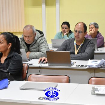 Professores exploram plataformas Matific e Plurall para conhecer novos recursos
