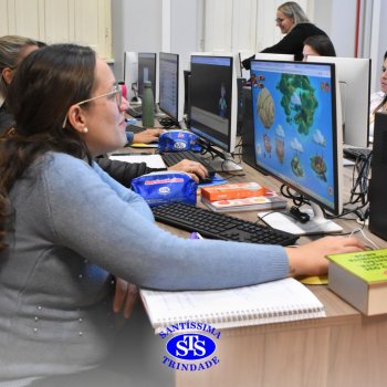 Professores exploram plataformas Matific e Plurall para conhecer novos recursos