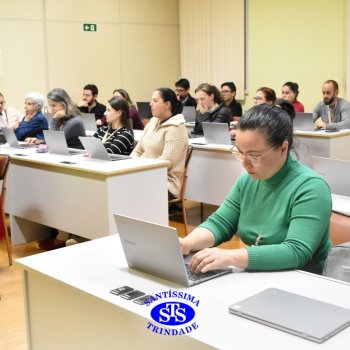 Professores exploram plataformas Matific e Plurall para conhecer novos recursos