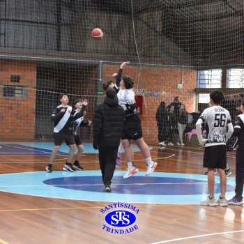Turmas de 8º e 9º ano vivem com empolgação os Jogos Franciscanos Interséries