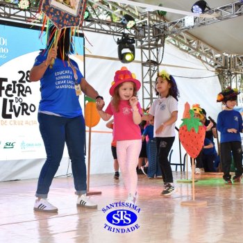 Estudantes do Colégio participam da 28ª Feira do Livro
