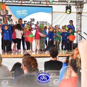 Estudantes do Colégio participam da 28ª Feira do Livro