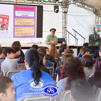 Estudantes do Colégio participam da 28ª Feira do Livro