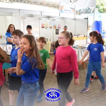 Estudantes do Colégio participam da 28ª Feira do Livro