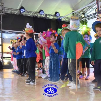 Estudantes do Colégio participam da 28ª Feira do Livro