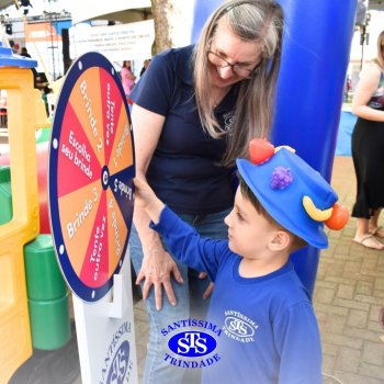Estudantes do Colégio participam da 28ª Feira do Livro