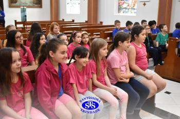 Alunos refletem sobre o sentido do Natal durante celebração | 2º ano