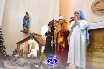 Alunos refletem sobre o sentido do Natal durante celebração | 2º ano