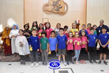 Alunos refletem sobre o sentido do Natal durante celebração | 2º ano