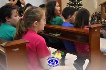 Alunos refletem sobre o sentido do Natal durante celebração | 2º ano