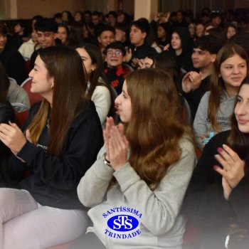 Show de Talentos celebra as habilidades dos alunos e promove momentos de descontração