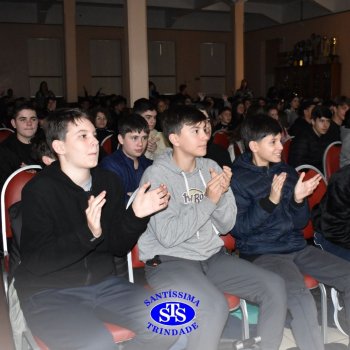 Show de Talentos celebra as habilidades dos alunos e promove momentos de descontração