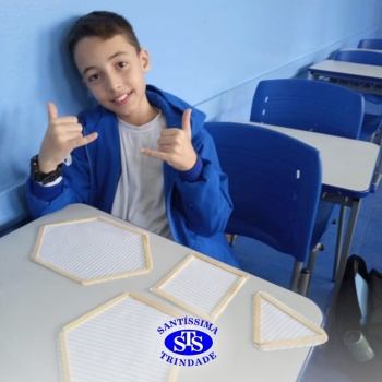 Estudo dos polígonos de forma lúdica | 5º ano