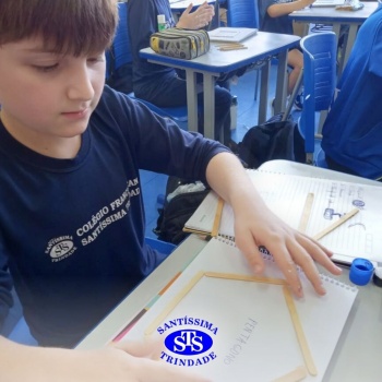 Estudo dos polígonos de forma lúdica | 5º ano