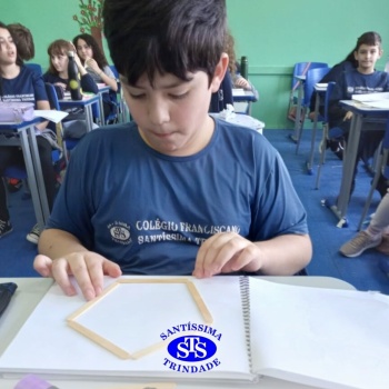 Estudo dos polígonos de forma lúdica | 5º ano
