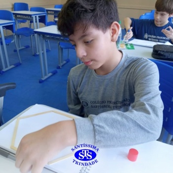 Estudo dos polígonos de forma lúdica | 5º ano
