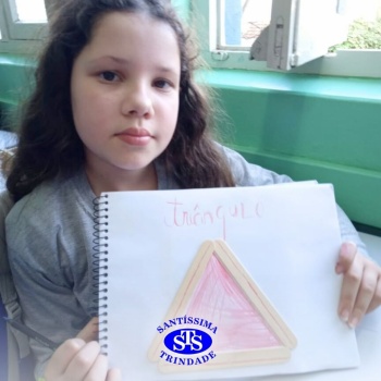 Estudo dos polígonos de forma lúdica | 5º ano