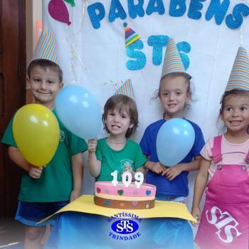 Infantil 4: piquenique para comemorar o aniversário do Colégio