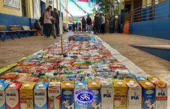 Tapete Fraterno com mais de 400 quilos de alimentos