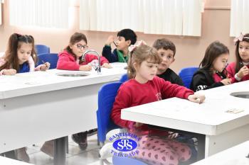Fases da vida são estudadas através de atividades práticas | 2º ano