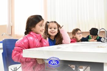 Fases da vida são estudadas através de atividades práticas | 2º ano