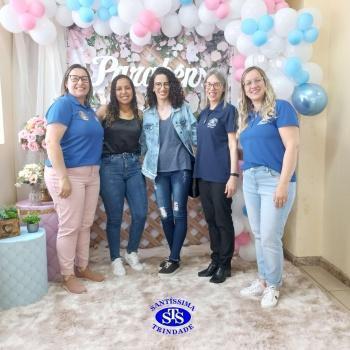 Profissionais do Colégio recebem homenagem especial 