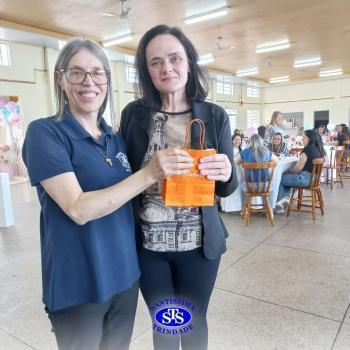 Profissionais do Colégio recebem homenagem especial 