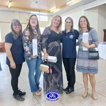 Profissionais do Colégio recebem homenagem especial 