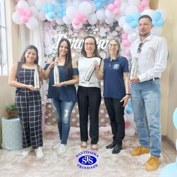 Profissionais do Colégio recebem homenagem especial 