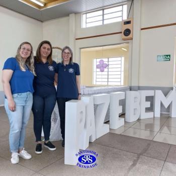 Profissionais do Colégio recebem homenagem especial 