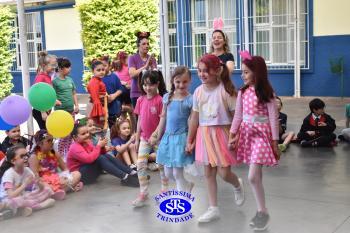 Alunos participam de atividades alusivas ao Dia da Criança 