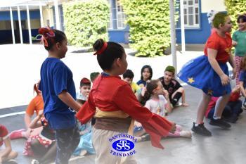 Alunos participam de atividades alusivas ao Dia da Criança 