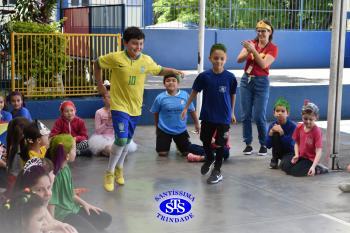 Alunos participam de atividades alusivas ao Dia da Criança 